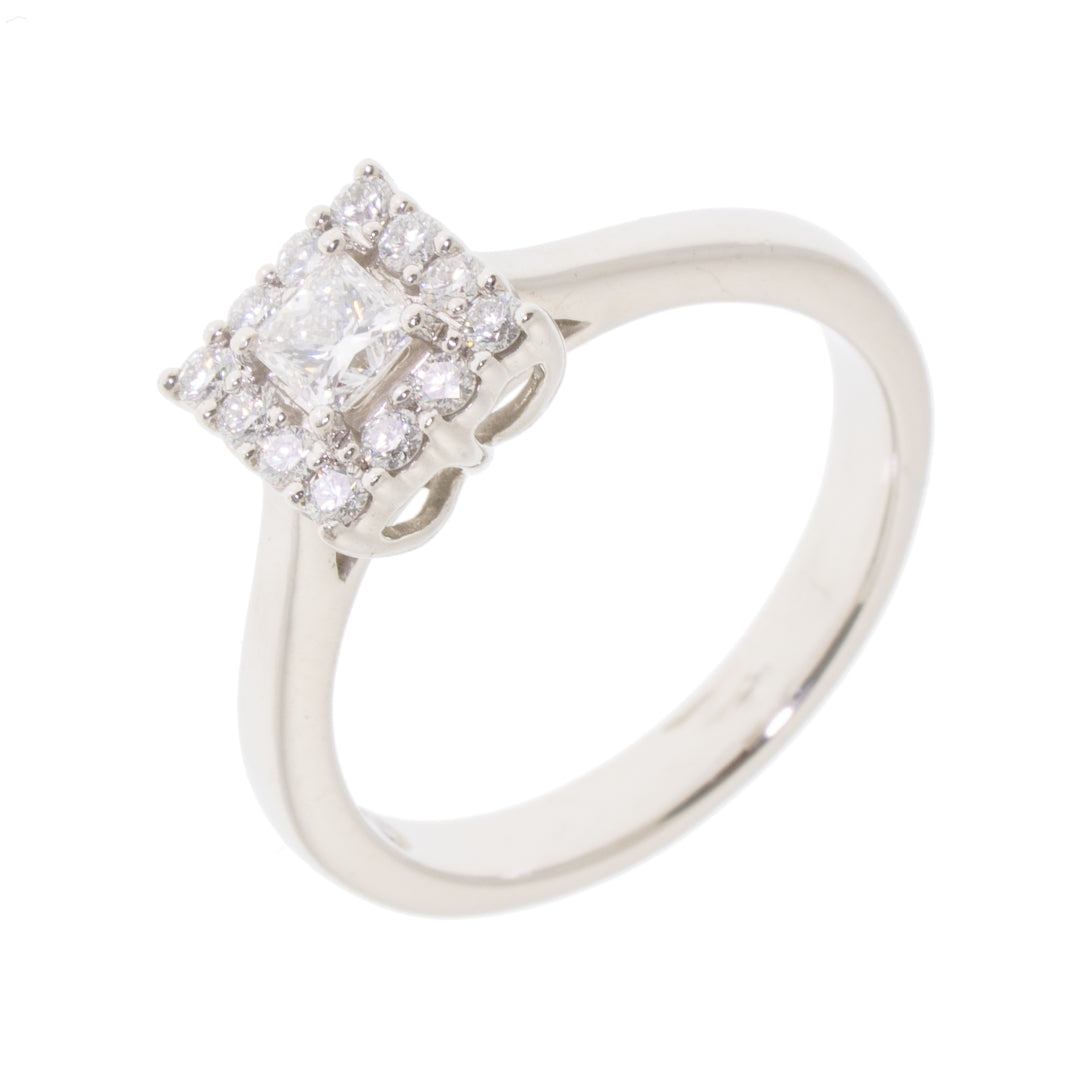 Pre-Owned Platinum Diamond Ring