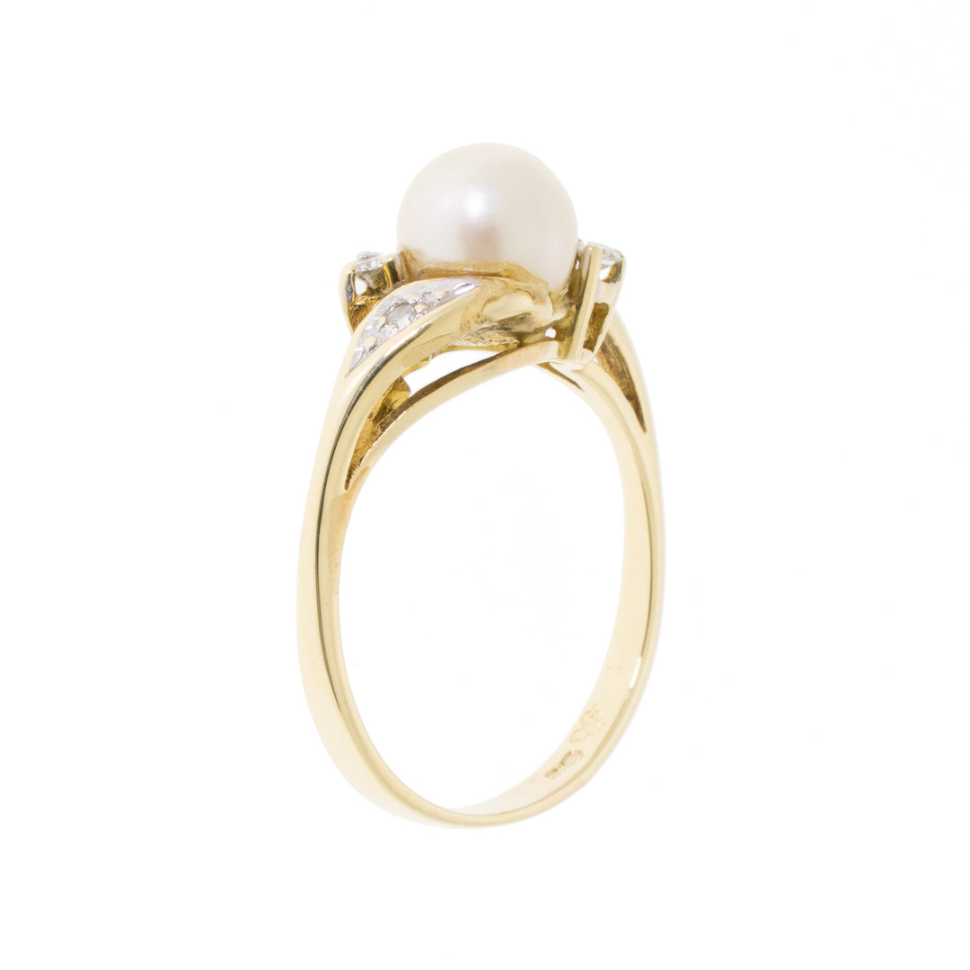 Pre Owned 9ct Pearl and Diamond Ring