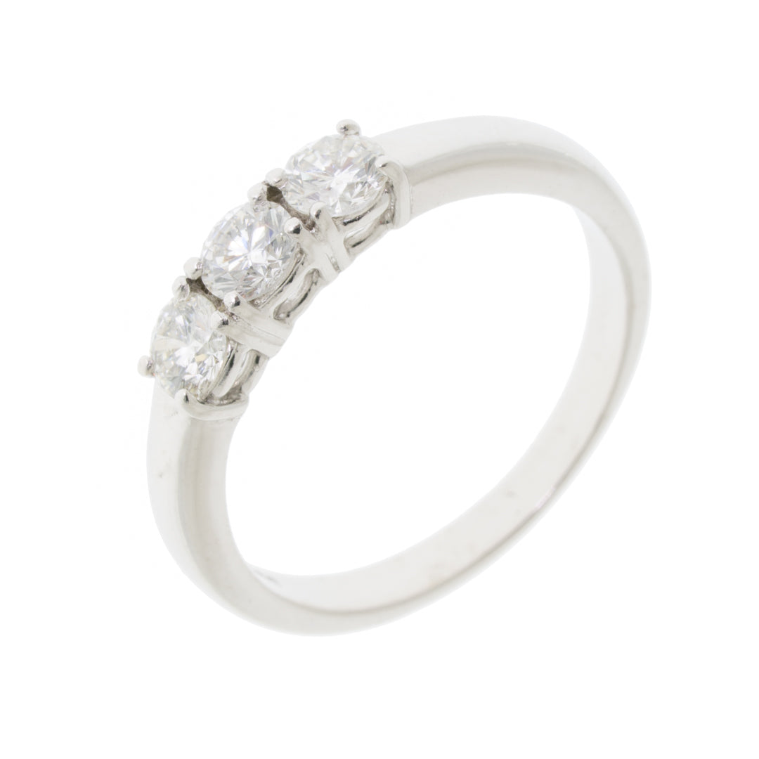 Pre Owned 18ct White Gold Diamond Ring