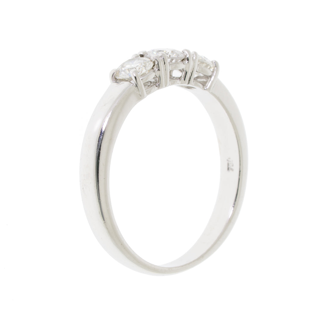 Pre Owned 18ct White Gold Diamond Ring