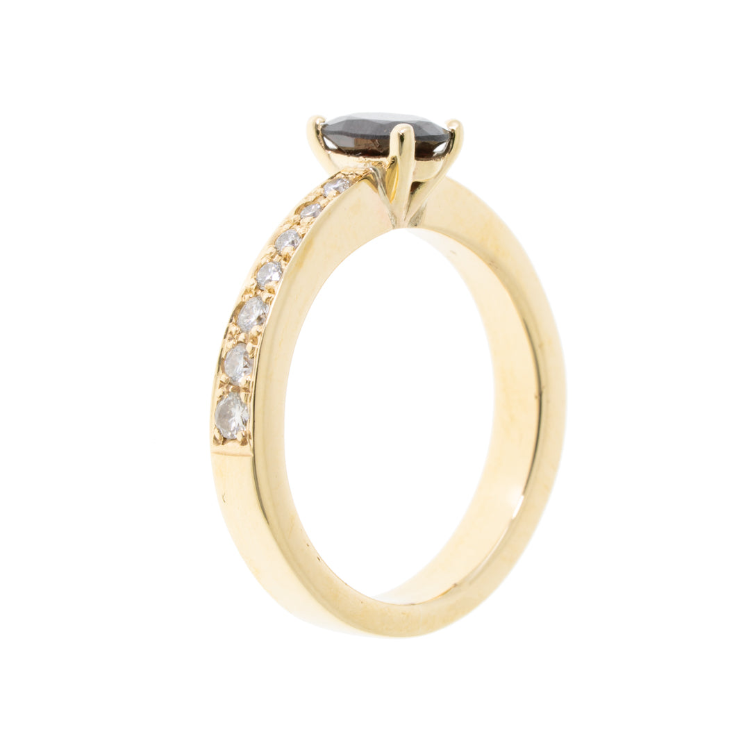 Pre Owned 9ct Gold Garnet & Diamond Ring